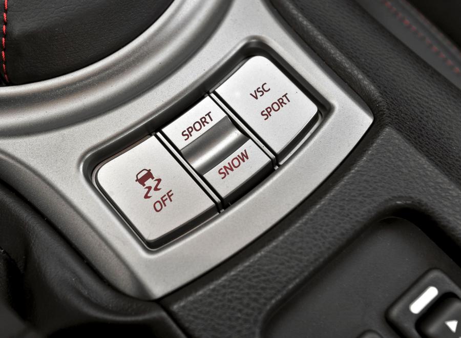 Subaru BRZ 2013 года  (US) (фото 8 из 100)